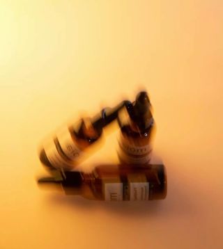 ✨Glow up your beauty routine✨ Ready to shine? Get your The Firm Sérum fór the Flawless Finish ⚡️